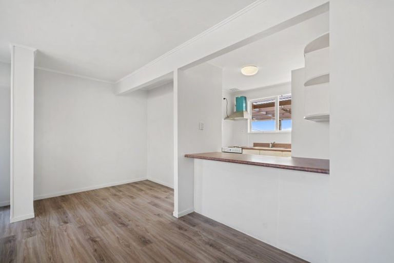 Photo of property in 9/85 Edmonton Road, Henderson, Auckland, 0612