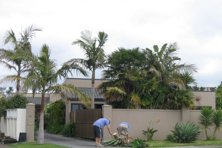 Photo of property in 24 Phoenix Heights, Mount Maunganui, 3116