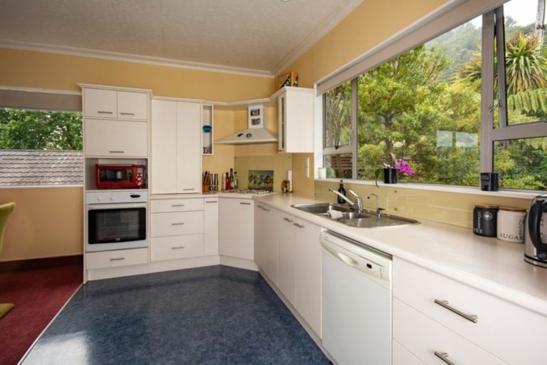 Photo of property in 1 Seymour Street, Picton, 7220