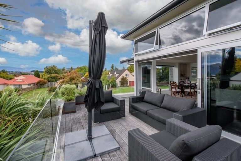 Photo of property in 33 Sargood Drive, Wanaka, 9305