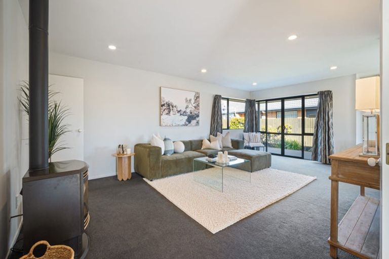 Photo of property in 63 Mauger Drive, Heathcote Valley, Christchurch, 8022