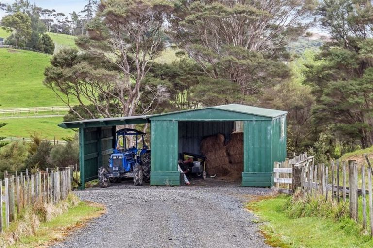 Photo of property in 868 Haruru Road, Wainui, 0873