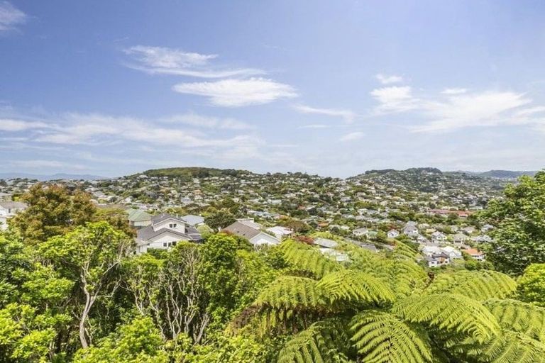 Photo of property in 7 Kau Kau Way, Ngaio, Wellington, 6035