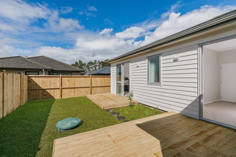 Photo of property in 14 Ropere Street, Kumeu, 0810