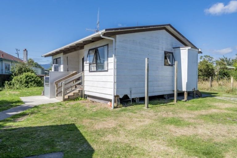 Photo of property in 68a Hokio Beach Road, Levin, 5510