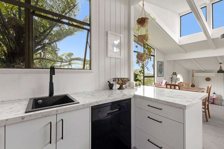 Photo of property in 6 Crownhill Street, Spotswood, New Plymouth, 4310