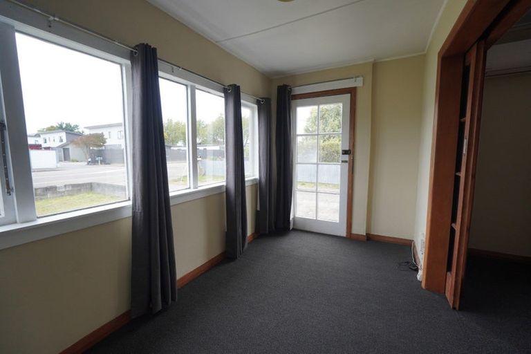 Photo of property in 330 Featherston Street, Palmerston North, 4414