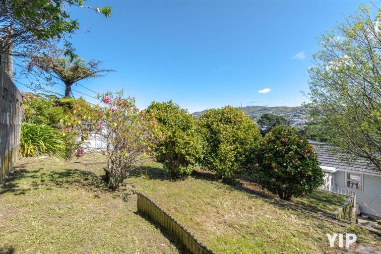Photo of property in 102 Helston Road, Paparangi, Wellington, 6037