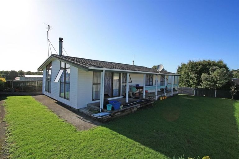 Photo of property in 5 Camellia Avenue, Bell Block, New Plymouth, 4312