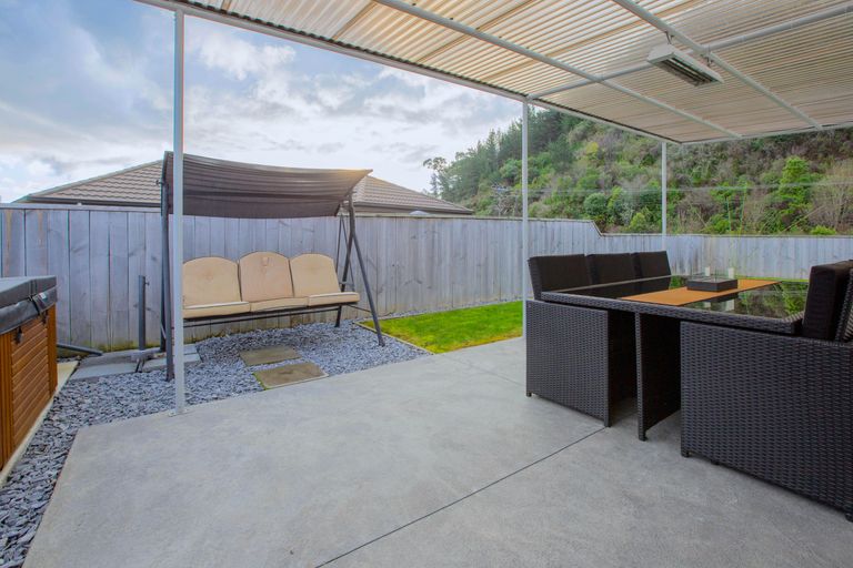 Photo of property in 3 Tussock Place, Stoke, Nelson, 7011