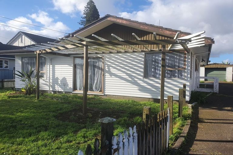 Photo of property in 121a Russell Road, Manurewa, Auckland, 2102