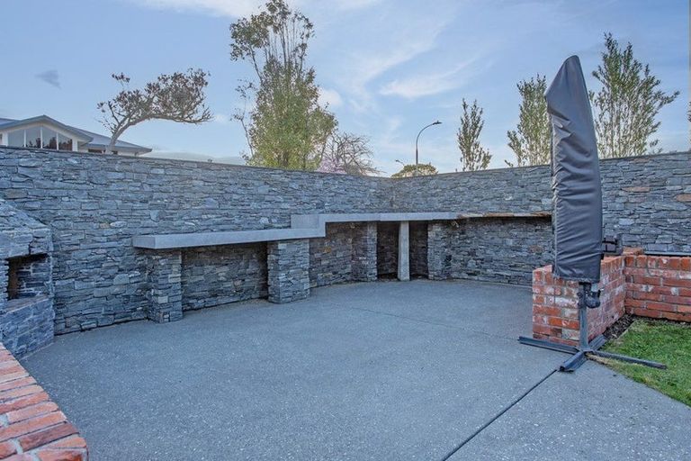 Photo of property in 3 Monterey Place, Parklands, Christchurch, 8083