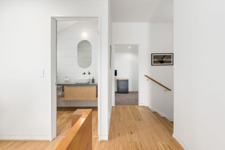 Photo of property in 2 Minchin Crescent, St Andrews, Hamilton, 3200