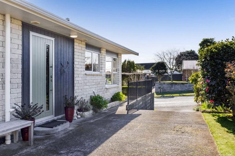Photo of property in 34 Branch Road, Highlands Park, New Plymouth, 4312