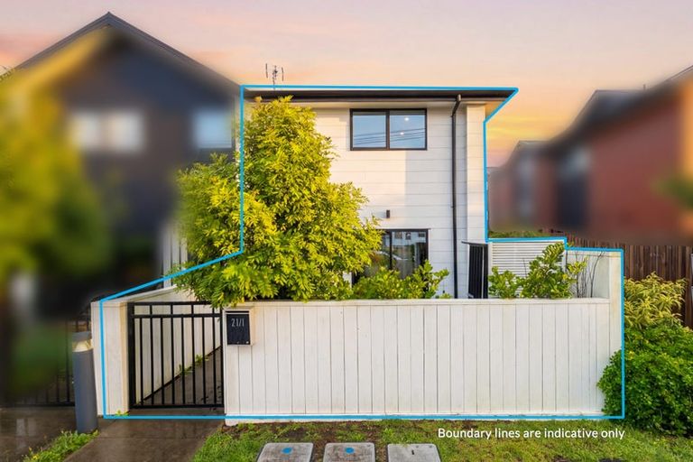 Photo of property in 1/21 Karamu Street, Te Atatu Peninsula, Auckland, 0610