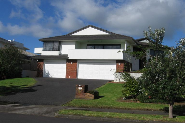Photo of property in 118 Simmental Crescent, Somerville, Auckland, 2014
