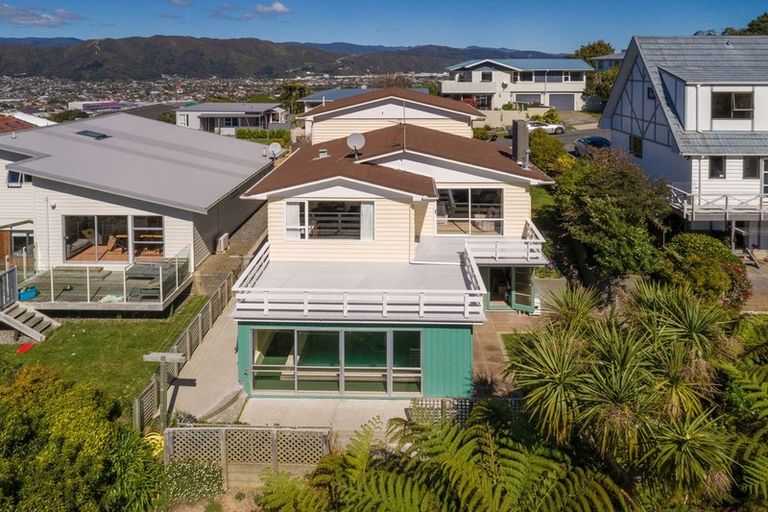 Photo of property in 4 Panorama Grove, Harbour View, Lower Hutt, 5010
