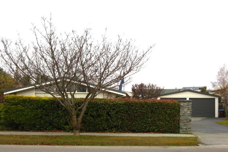 Photo of property in 24 Adamson Drive, Arrowtown, 9302