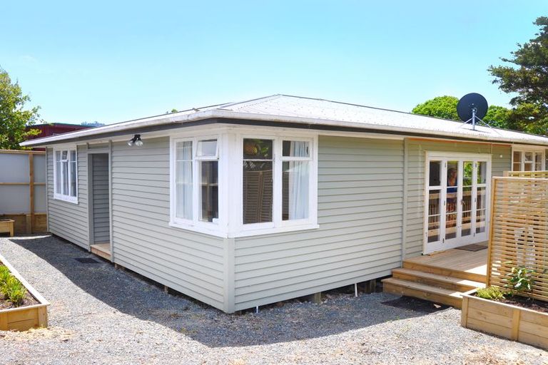 Photo of property in 23 Cumberland Street, Leigh, 0985