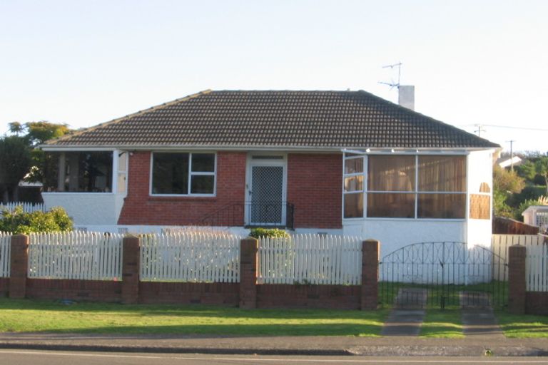 Photo of property in 130 Main Road, Titahi Bay, Porirua, 5022