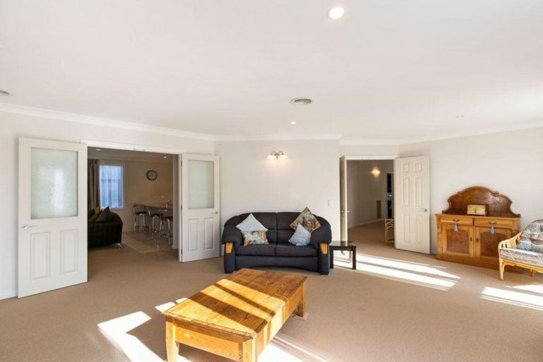 Photo of property in 44 Furlong Crescent, Churton Park, Wellington, 6037