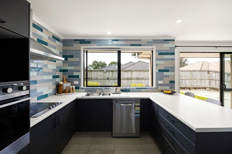 Photo of property in 48 Edgeview Crescent, Fitzroy, Hamilton, 3206