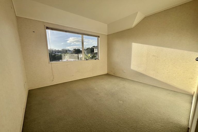 Photo of property in 2 Birchlea Rise, Goodwood Heights, Auckland, 2105