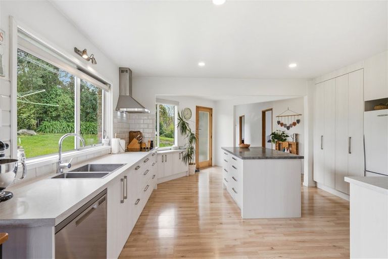 Photo of property in 25 Abel Tasman Drive, Takaka, 7110