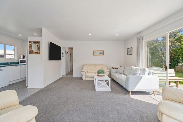 Photo of property in 17 Martin Place, Cooks Beach, Whitianga, 3591