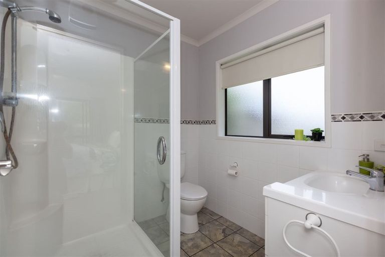 Photo of property in 18 Sams Way, Raumati South, Paraparaumu, 5032