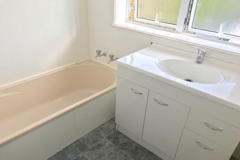 Photo of property in 4/87 Manuka Road, Bayview, Auckland, 0629