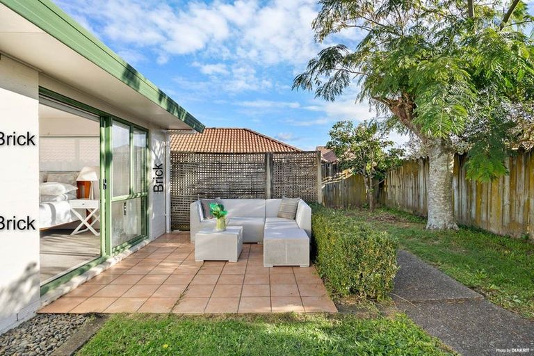 Photo of property in 6 Orohena Close, Northpark, Auckland, 2013