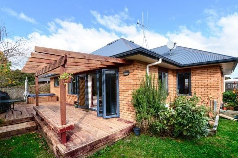 Photo of property in 29 Moore Street, Leamington, Cambridge, 3432