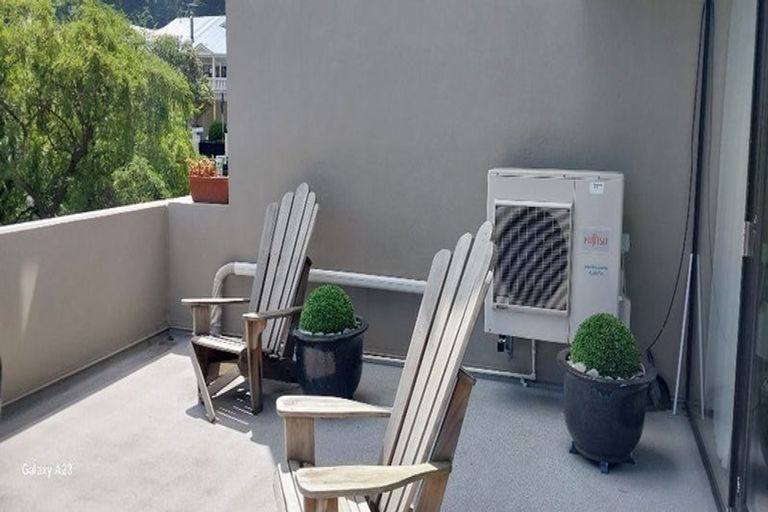 Photo of property in Highwic, 2/32 Hobson Street, Thorndon, Wellington, 6011