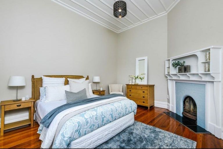 Photo of property in 34 Mozeley Avenue, Devonport, Auckland, 0624