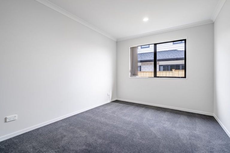 Photo of property in 10 Koroheke Road, Takanini, 2110