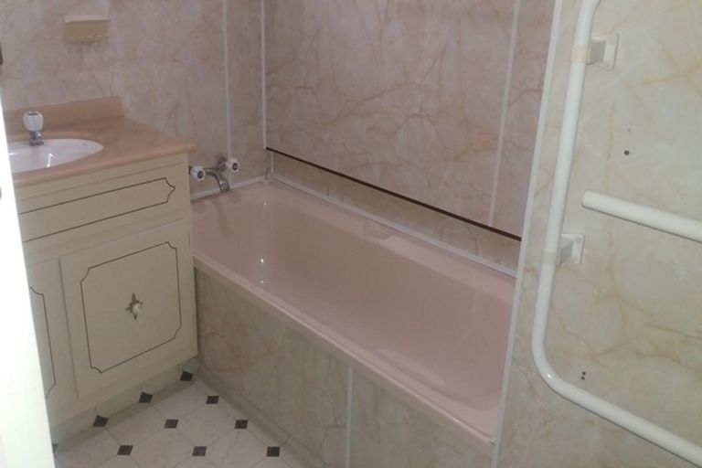 Photo of property in 22 Jellicoe Street, Greytown, 5712