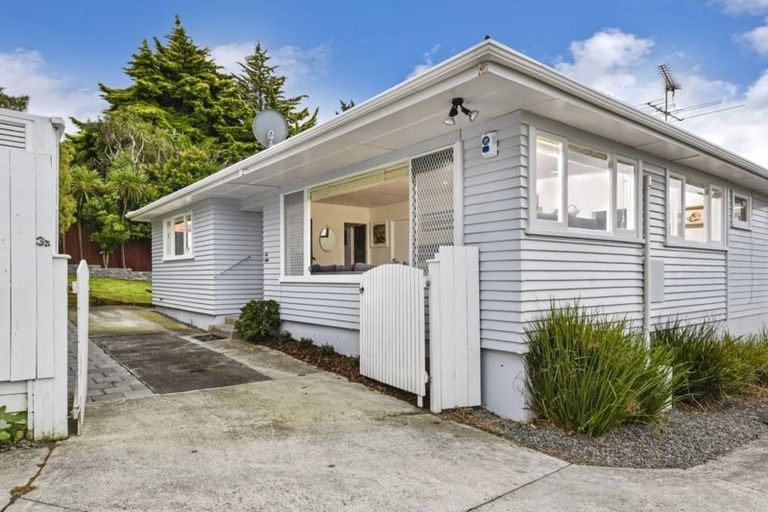 Photo of property in 3b Dallinghoe Crescent, Milford, Auckland, 0620
