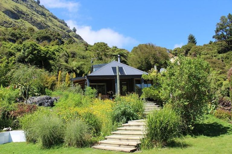 Photo of property in 95 Upper Rocklands Road, Clifton, Takaka, 7183