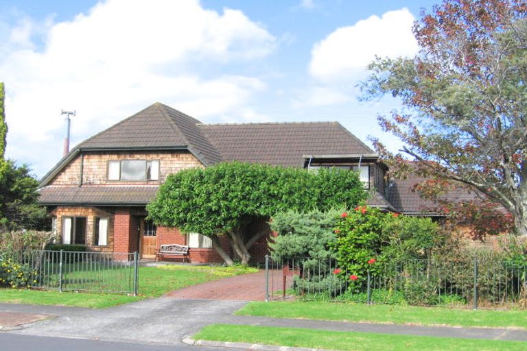 Photo of property in 31 Vivian Wilson Drive, Eastern Beach, Auckland, 2012