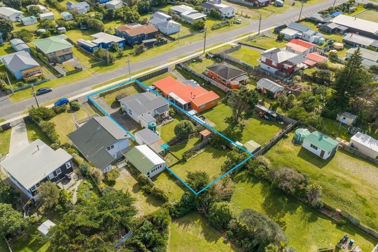 Photo of property in 76 Park Avenue, Waitarere Beach, Levin, 5510