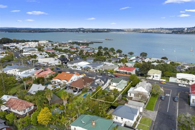 Photo of property in 54 Calliope Road, Devonport, Auckland, 0624