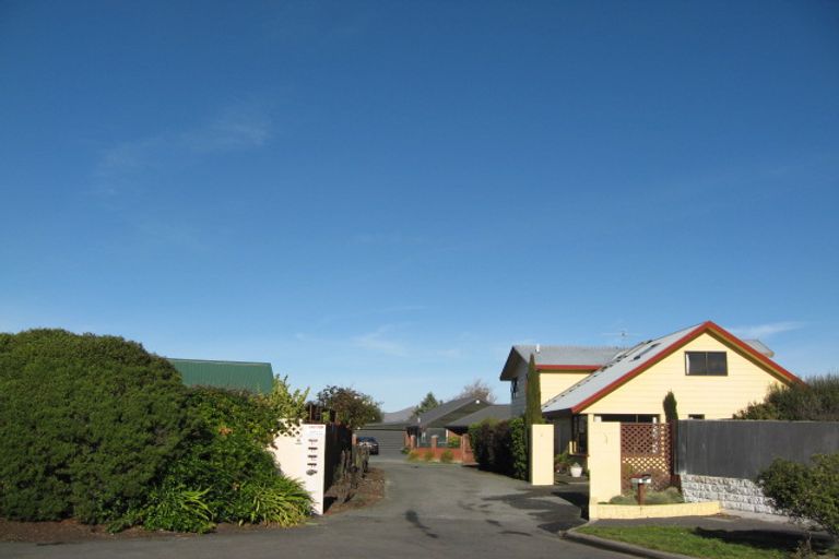 Photo of property in 33 Castletown Place, New Brighton, Christchurch, 8083