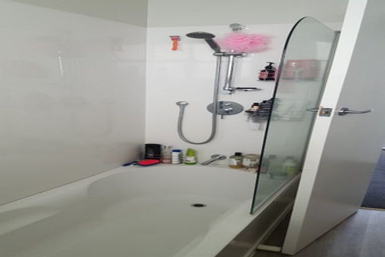 Photo of property in 72 Warwick Street, Wilton, Wellington, 6012