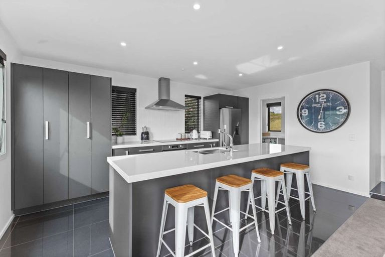 Photo of property in 13a Heta Road, Highlands Park, New Plymouth, 4312