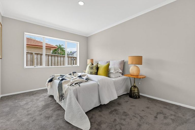 Photo of property in 32 Delmont Close, East Tamaki Heights, Auckland, 2016