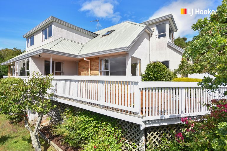 Photo of property in 22 Braeside, Kinmont Park, Mosgiel, 9024