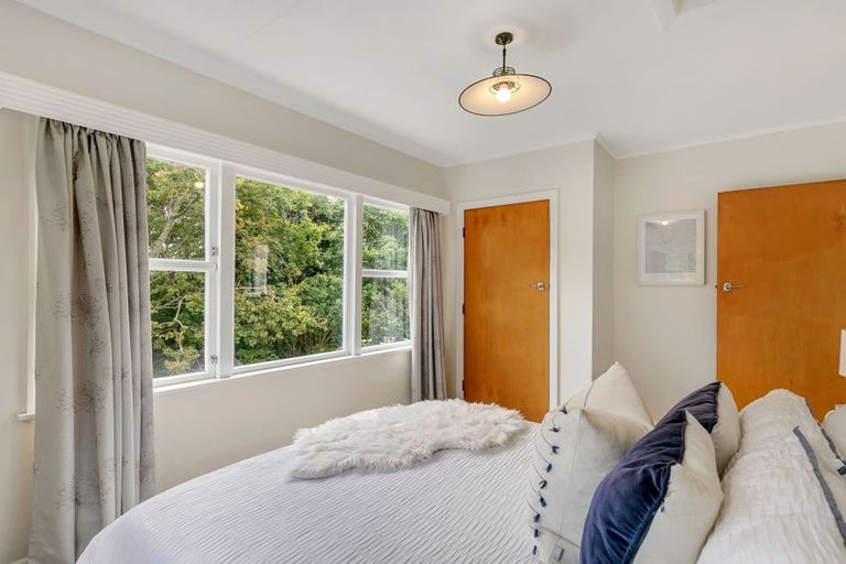 Photo of property in 9 Chester Road, Tawa, Wellington, 5028