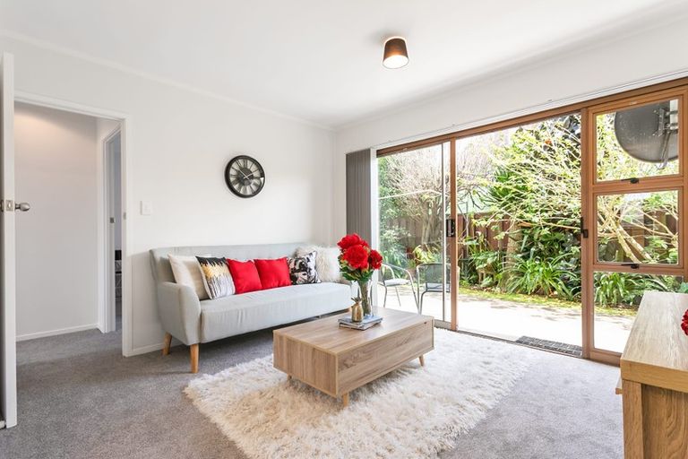 Photo of property in 4/773 Beach Road, Browns Bay, Auckland, 0630