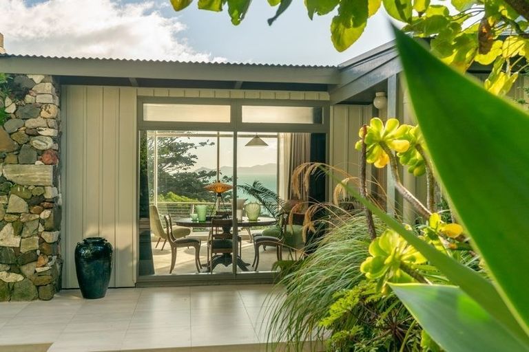 Photo of property in 16 Pa Road, Pukerua Bay, 5026